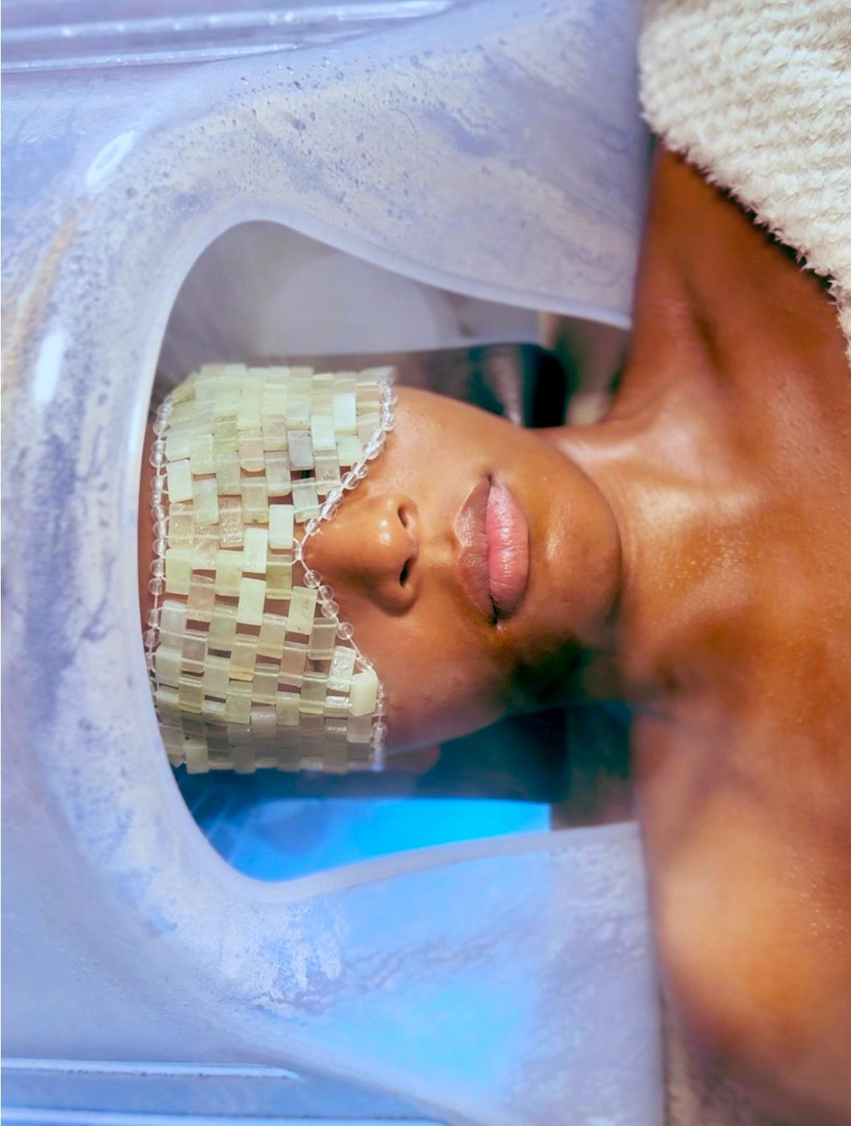 Masque de jade pendant le rituel head spa japonais C&S Nancy